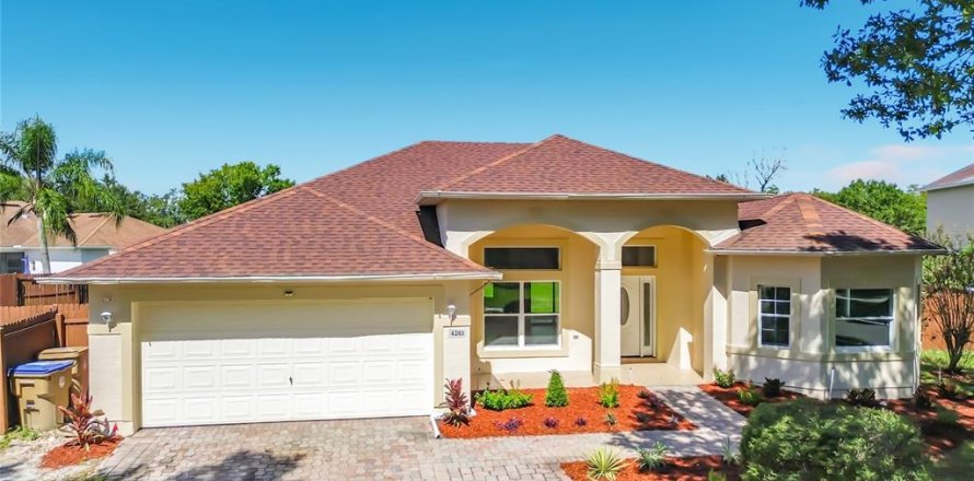 Casa en Kissimmee, Florida 4 dormitorios, 207.82 m2 № 2424269