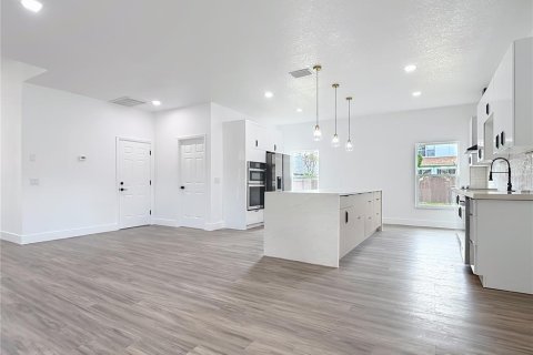 Casa en venta en Kissimmee, Florida, 4 dormitorios, 207.82 m2 № 2424269 - foto 15