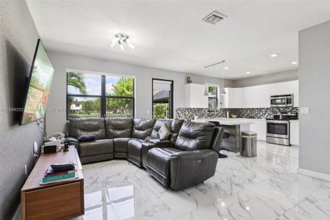 Townhouse in Miami, Florida 3 bedrooms, 195.47 sq.m. № 1941144 - photo 14