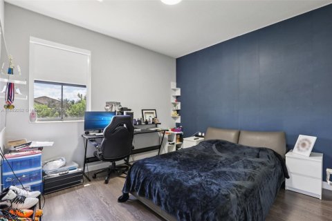 Townhouse in Miami, Florida 3 bedrooms, 195.47 sq.m. № 1941144 - photo 30