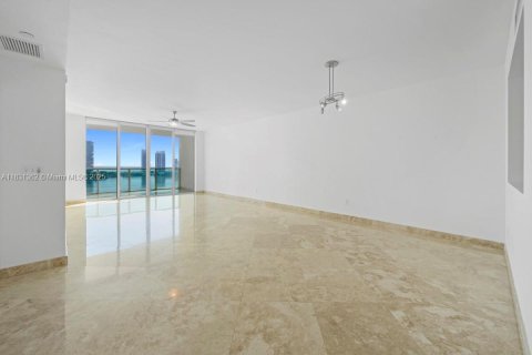 Copropriété à vendre à Aventura, Floride: 3 chambres, 187.66 m2 № 1811844 - photo 5
