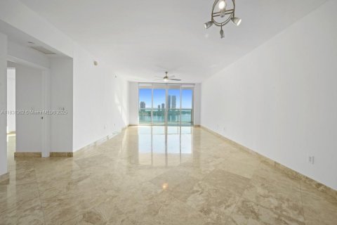 Copropriété à vendre à Aventura, Floride: 3 chambres, 187.66 m2 № 1811844 - photo 11