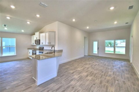 House in Auburndale, Florida 4 bedrooms, 169.08 sq.m. № 2102178 - photo 13