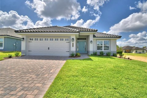 House in Auburndale, Florida 4 bedrooms, 169.08 sq.m. № 2102178