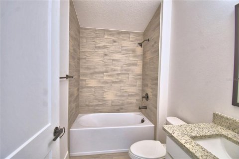 House in Auburndale, Florida 4 bedrooms, 169.08 sq.m. № 2102178 - photo 23