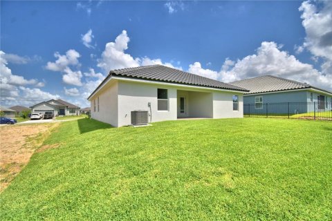 House in Auburndale, Florida 4 bedrooms, 169.08 sq.m. № 2102178 - photo 5
