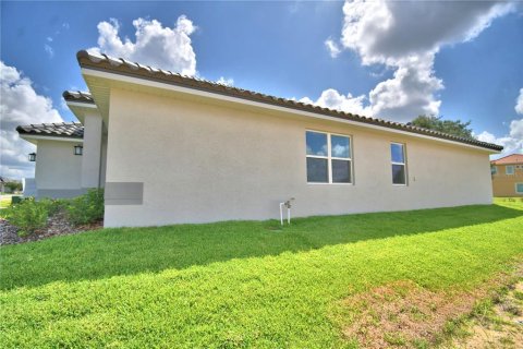 House in Auburndale, Florida 4 bedrooms, 169.08 sq.m. № 2102178 - photo 4