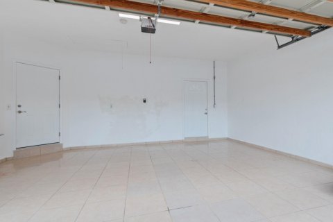 House in Hialeah, Florida 4 bedrooms, 151.43 sq.m. № 1103283 - photo 1