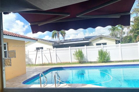 Casa en Coral Springs, Florida 4 dormitorios, 178.65 m2 № 2048435