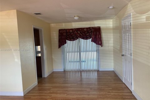 Casa en venta en Coral Springs, Florida, 4 dormitorios, 178.65 m2 № 2048435 - foto 8