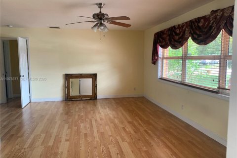 Casa en venta en Coral Springs, Florida, 4 dormitorios, 178.65 m2 № 2048435 - foto 7