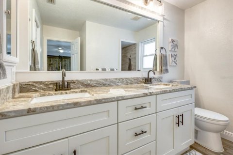 House in Largo, Florida 3 bedrooms, 211.91 sq.m. № 2093584 - photo 28