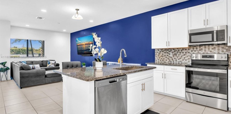 Townhouse in Fort Lauderdale, Florida 3 bedrooms, 164.07 sq.m. № 1938747