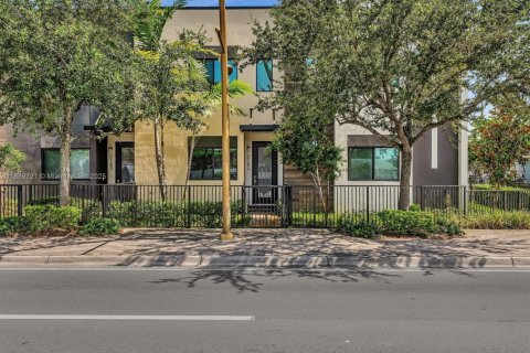 Townhouse in Fort Lauderdale, Florida 3 bedrooms, 164.07 sq.m. № 1938747 - photo 16