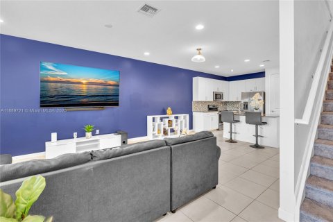 Townhouse in Fort Lauderdale, Florida 3 bedrooms, 164.07 sq.m. № 1938747 - photo 4