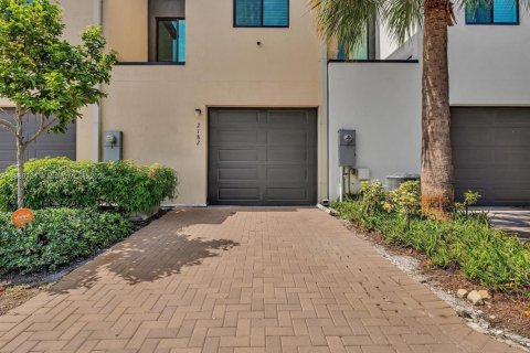 Townhouse in Fort Lauderdale, Florida 3 bedrooms, 164.07 sq.m. № 1938747 - photo 19