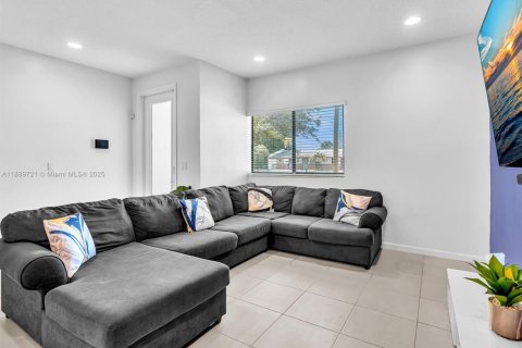 Townhouse in Fort Lauderdale, Florida 3 bedrooms, 164.07 sq.m. № 1938747 - photo 5