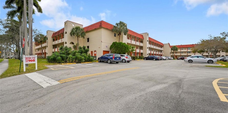 Condo in Sunrise, Florida, 2 bedrooms  № 2030007
