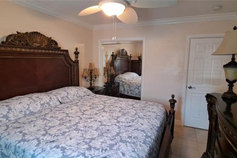 Casa en venta en Saint Petersburg, Florida, 5 dormitorios, 220.92 m2 № 1869676 - foto 22