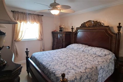 Casa en venta en Saint Petersburg, Florida, 5 dormitorios, 220.92 m2 № 1869676 - foto 21