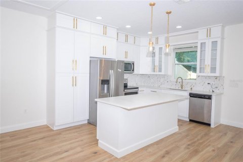 Townhouse in Orlando, Florida 3 bedrooms, 151.15 sq.m. № 1903925 - photo 7