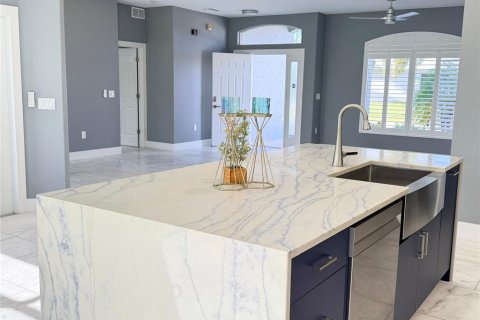 Villa ou maison à vendre à Bradenton, Floride: 3 chambres, 178.74 m2 № 2433142 - photo 8