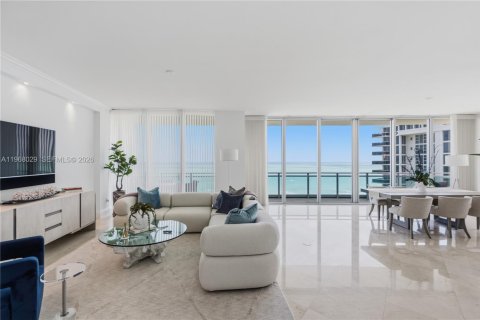 Condo in Bal Harbour, Florida, 2 bedrooms  № 2067576 - photo 5
