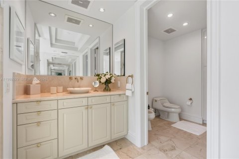 Condo in Bal Harbour, Florida, 2 bedrooms  № 2067576 - photo 23