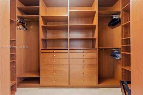 Condo in Bal Harbour, Florida, 2 bedrooms  № 2067576 - photo 24