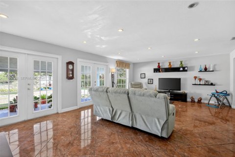 Villa ou maison à vendre à Miami, Floride: 5 chambres, 205.96 m2 № 1988042 - photo 27