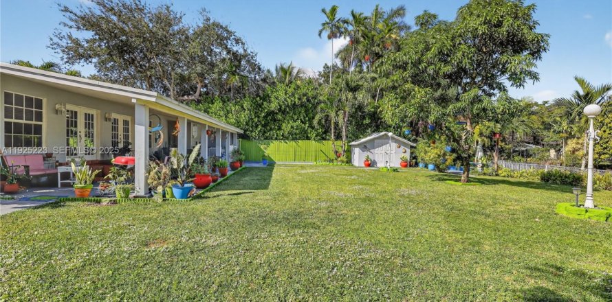 Villa ou maison à Miami, Floride 5 chambres, 205.96 m2 № 1988042