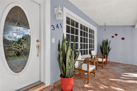 Villa ou maison à vendre à Miami, Floride: 5 chambres, 205.96 m2 № 1988042 - photo 7