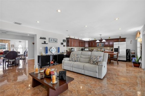 Villa ou maison à vendre à Miami, Floride: 5 chambres, 205.96 m2 № 1988042 - photo 19