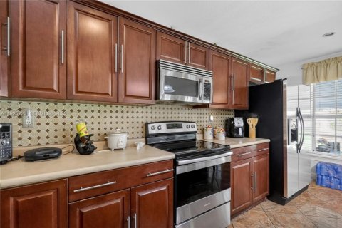 Villa ou maison à vendre à Miami, Floride: 5 chambres, 205.96 m2 № 1988042 - photo 23