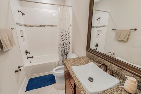 House in Apollo Beach, Florida 5 bedrooms, 337.98 sq.m. № 1908354 - photo 28