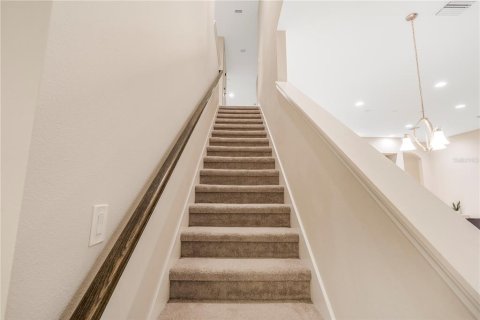 House in Apollo Beach, Florida 5 bedrooms, 337.98 sq.m. № 1908354 - photo 26