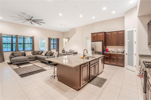 House in Apollo Beach, Florida 5 bedrooms, 337.98 sq.m. № 1908354 - photo 5