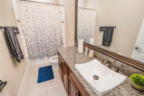 House in Apollo Beach, Florida 5 bedrooms, 337.98 sq.m. № 1908354 - photo 25
