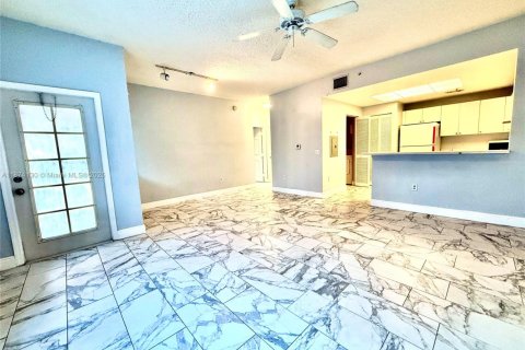 Condo in Fort Lauderdale, Florida, 1 bedroom № 1928256 - photo 6