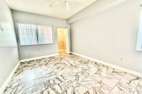 Condo in Fort Lauderdale, Florida, 1 bedroom № 1928256 - photo 10