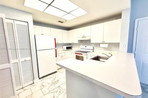 Condo in Fort Lauderdale, Florida, 1 bedroom № 1928256 - photo 1