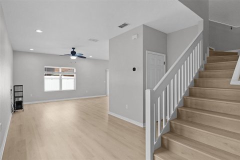 Villa ou maison à louer à Oxford, Floride: 4 chambres, 177.63 m2 № 2427124 - photo 12