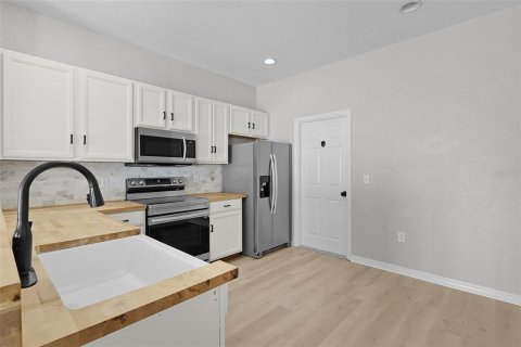 Villa ou maison à louer à Oxford, Floride: 4 chambres, 177.63 m2 № 2427124 - photo 23