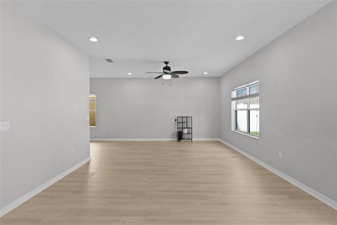 Villa ou maison à louer à Oxford, Floride: 4 chambres, 177.63 m2 № 2427124 - photo 17