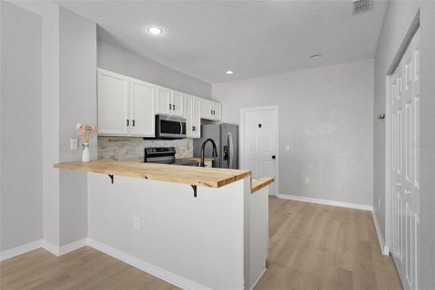 Villa ou maison à louer à Oxford, Floride: 4 chambres, 177.63 m2 № 2427124 - photo 22