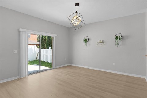 Villa ou maison à louer à Oxford, Floride: 4 chambres, 177.63 m2 № 2427124 - photo 19
