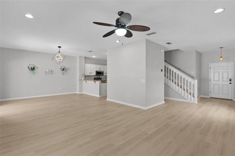 Villa ou maison à louer à Oxford, Floride: 4 chambres, 177.63 m2 № 2427124 - photo 15