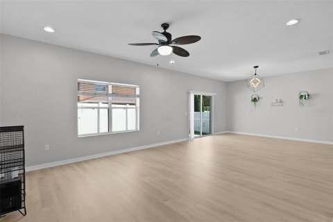 Villa ou maison à louer à Oxford, Floride: 4 chambres, 177.63 m2 № 2427124 - photo 14