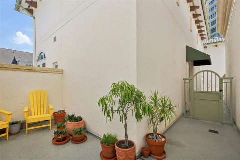 Touwnhouse à vendre à Tampa, Floride: 2 chambres, 162.58 m2 № 1339440 - photo 5