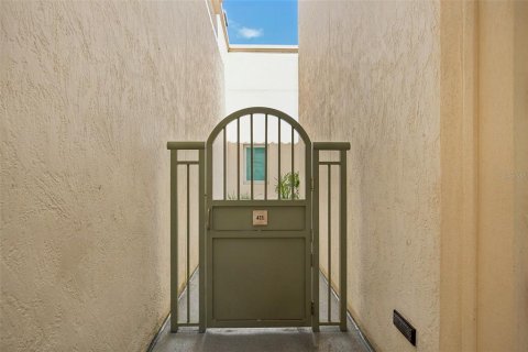 Touwnhouse à vendre à Tampa, Floride: 2 chambres, 162.58 m2 № 1339440 - photo 4